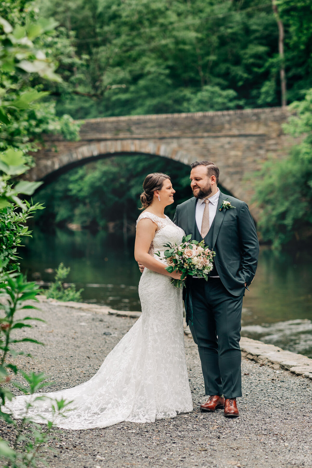 bride-groom-wissahickon-creek
