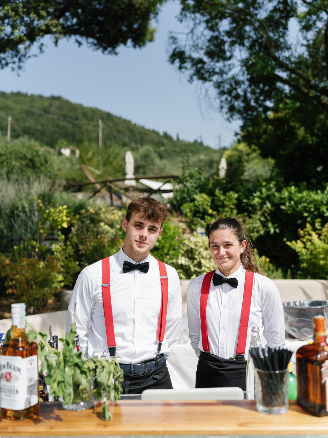 19-Poolside-Bartenders-Serving-Cocktails-Italy