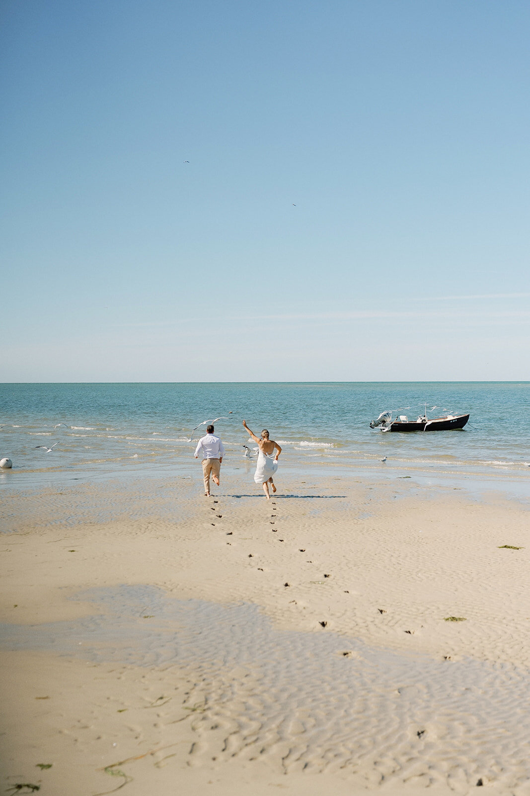 first-look-cape-cod-wedding-9