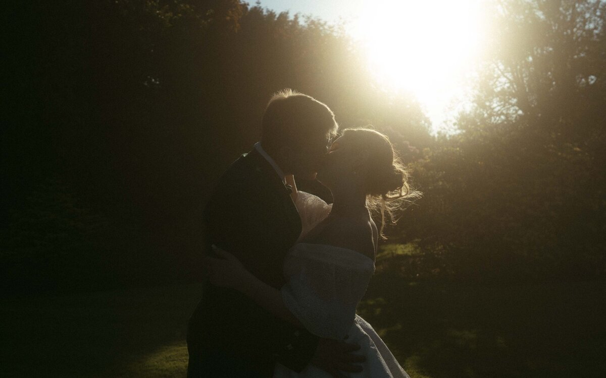 Candid wedding moments that reflect real emotions and beautiful love between the couple.