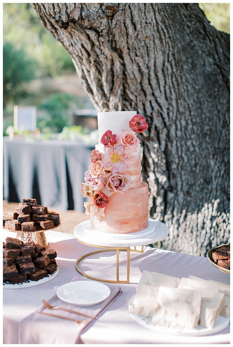 Greenhouse-at-Driftwood-Wedding_Austin-Wedding-Photographers_0001