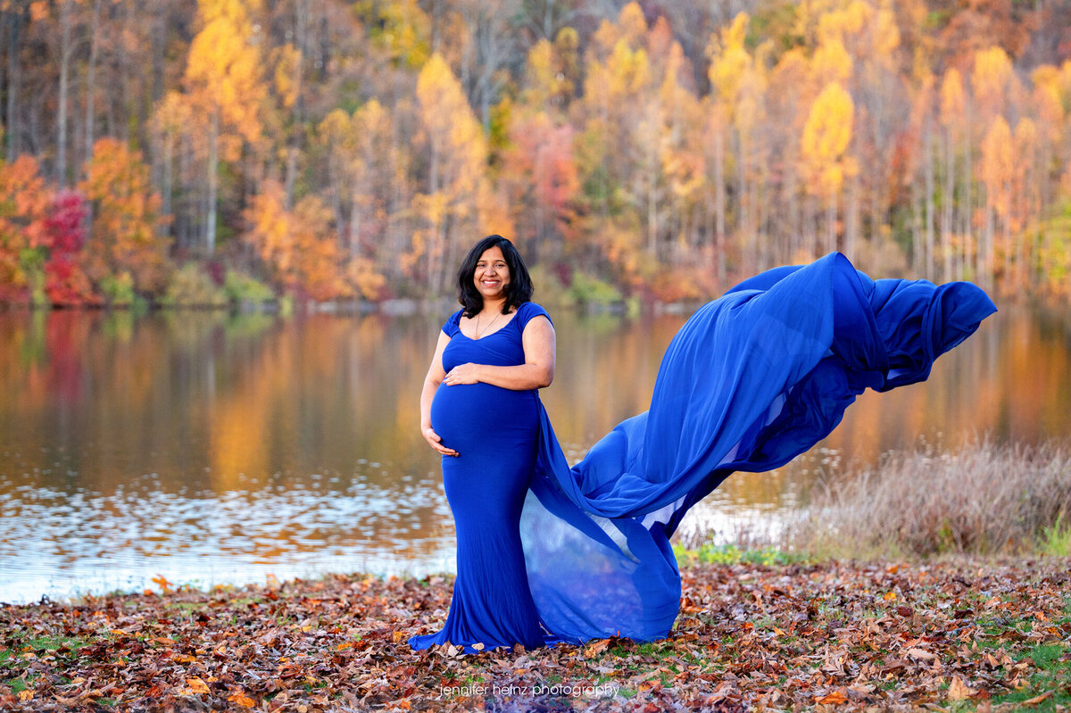 chester-county-maternity-fall-lake