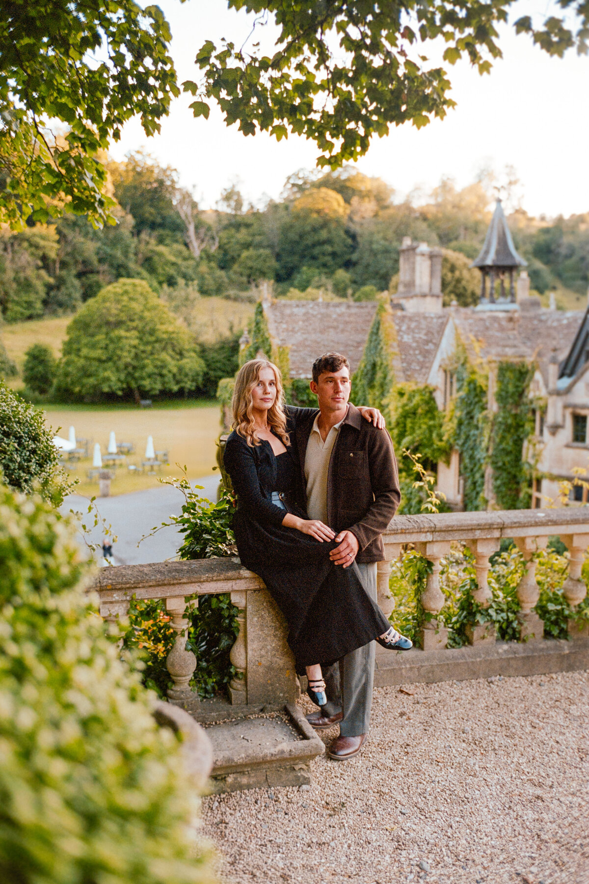 castle-combe-couple-portraits-analogue-7