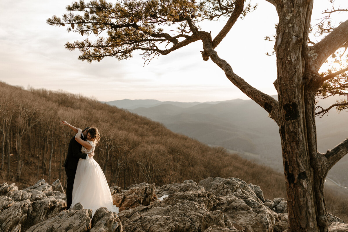 Outdoor Elopement by Richmond VA Wedding Photographer