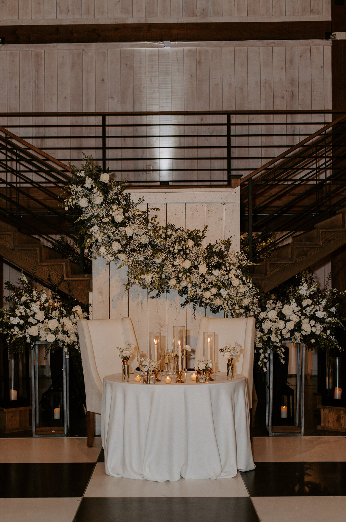 sweetheart-table-floral-installation-ideas