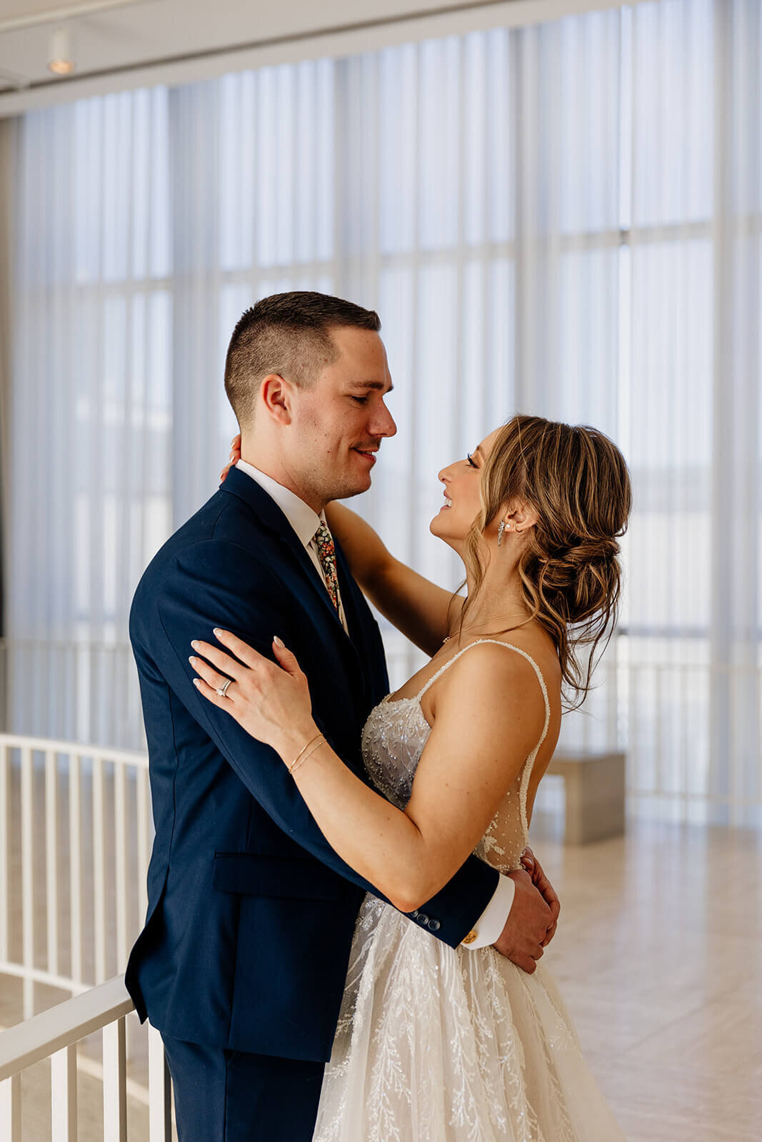 city-view-lofts-modern-downtown-chicago-wedding-031