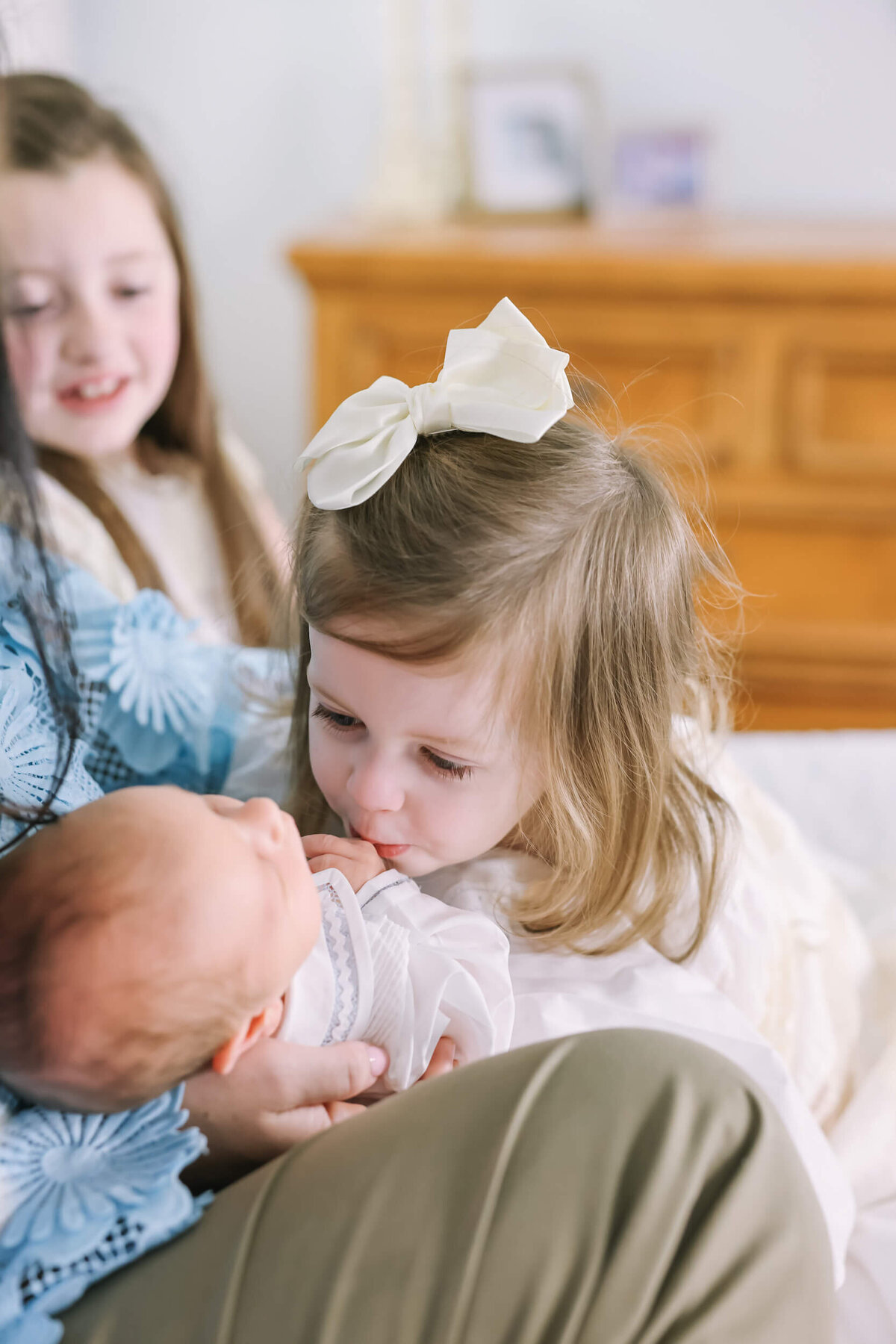 newborn-with-siblings-2