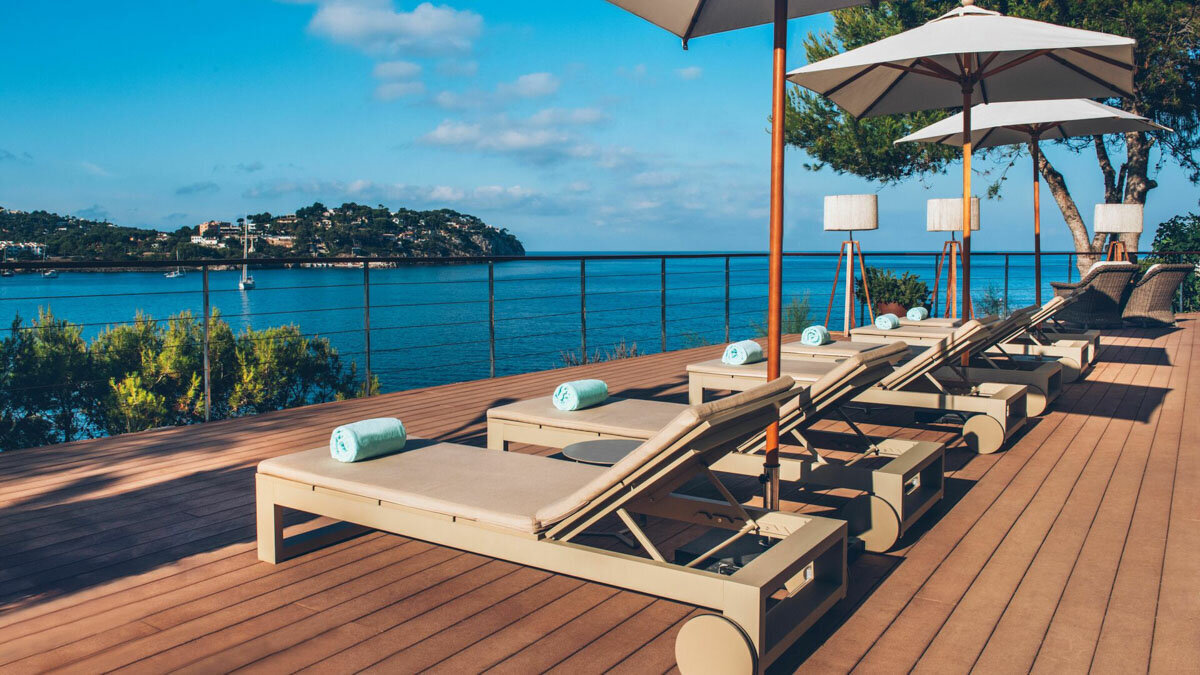 iberostar-jardin-del-sol hotel beach chairs overlooking the sea