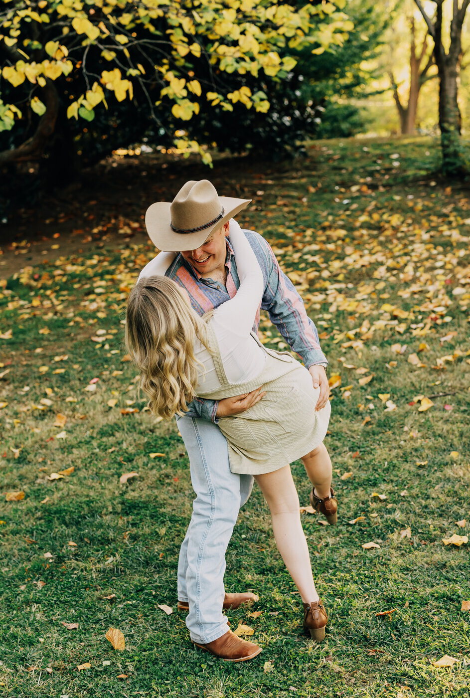 Centennial Park Engagement Session 24