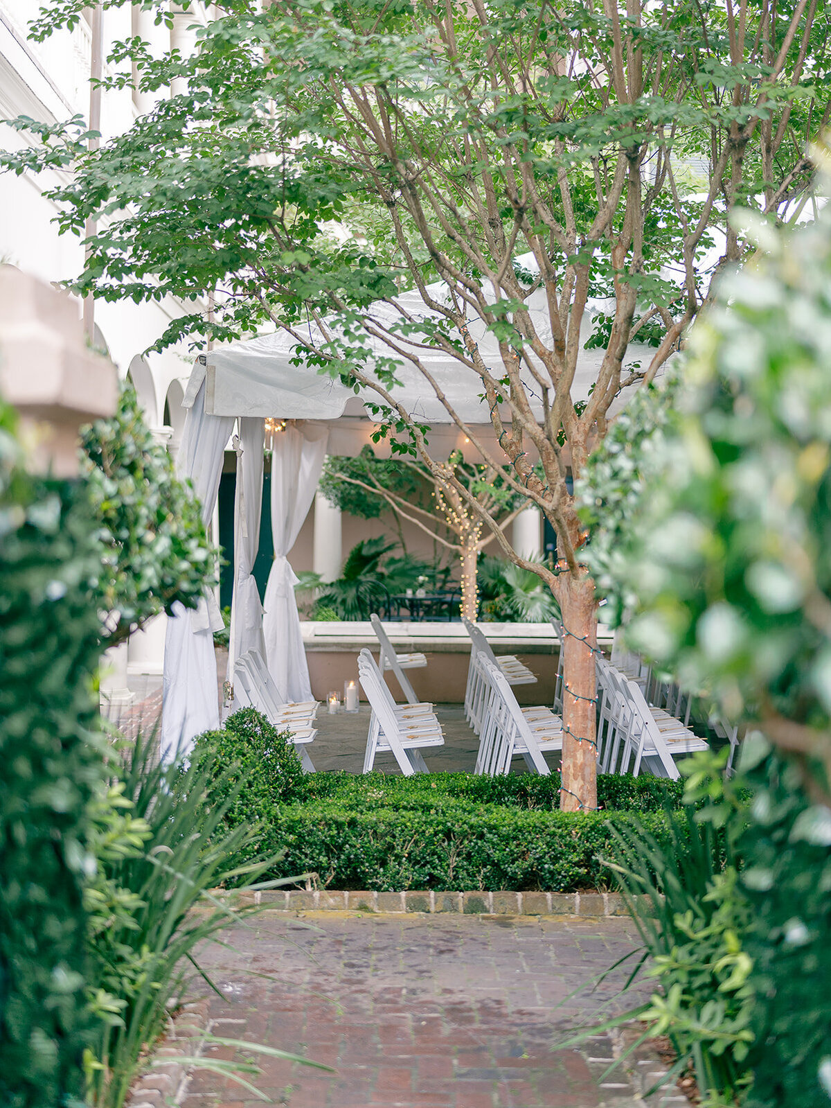charleston-wedding-photographer-planters-inn-wedding-ceremony10