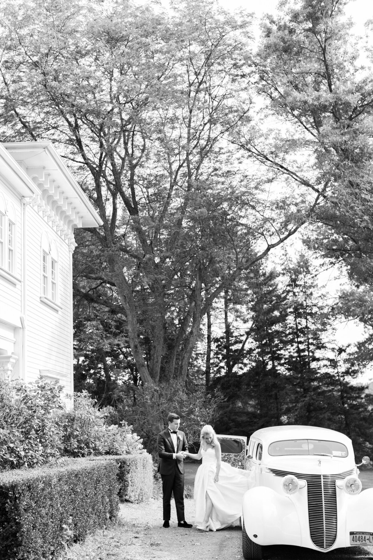 editorial wedding couple vintage car