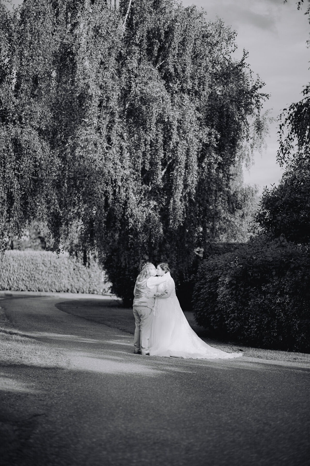 ApplewoodHallLGBTQWedding-44