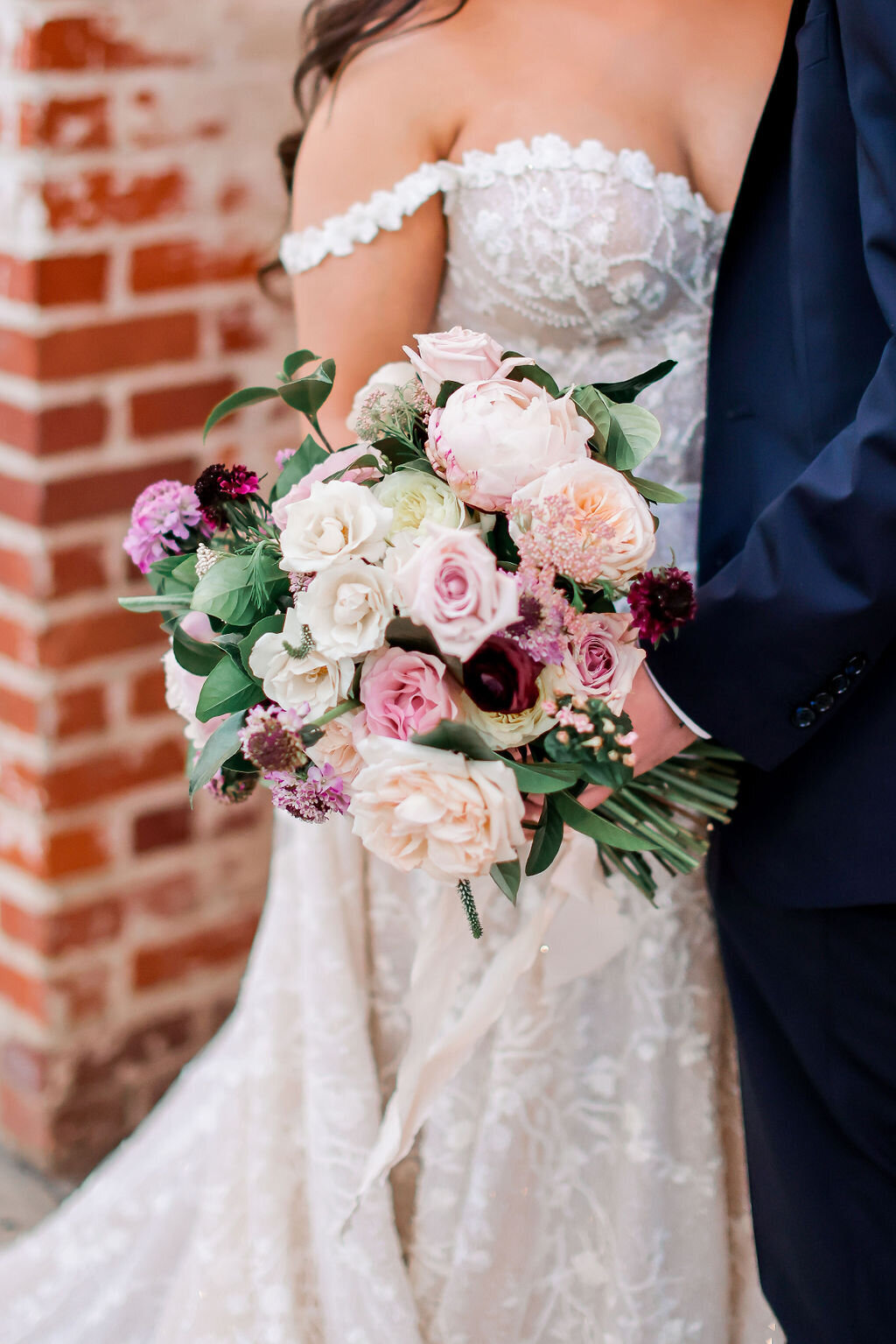 rose-bouquet-wayfarer-chapel-wedding-california-sarah-block-photography