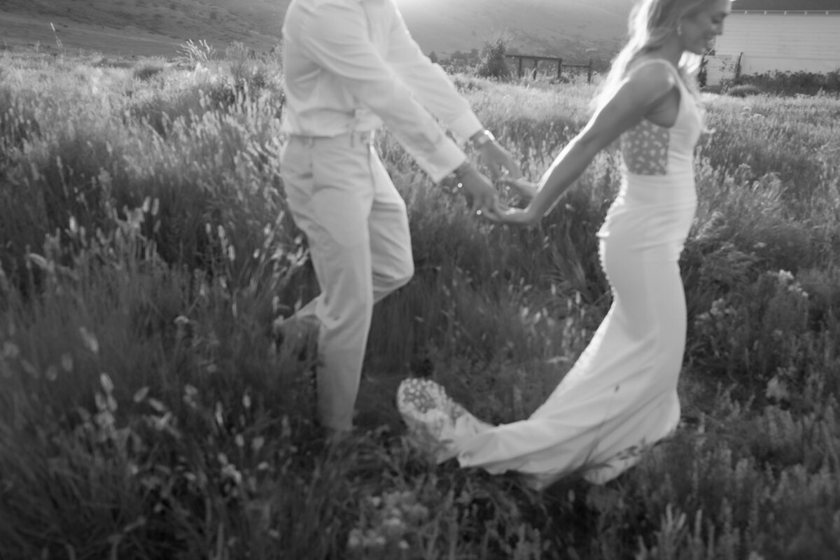 MorganandJoeSneakPeaksWedding-079