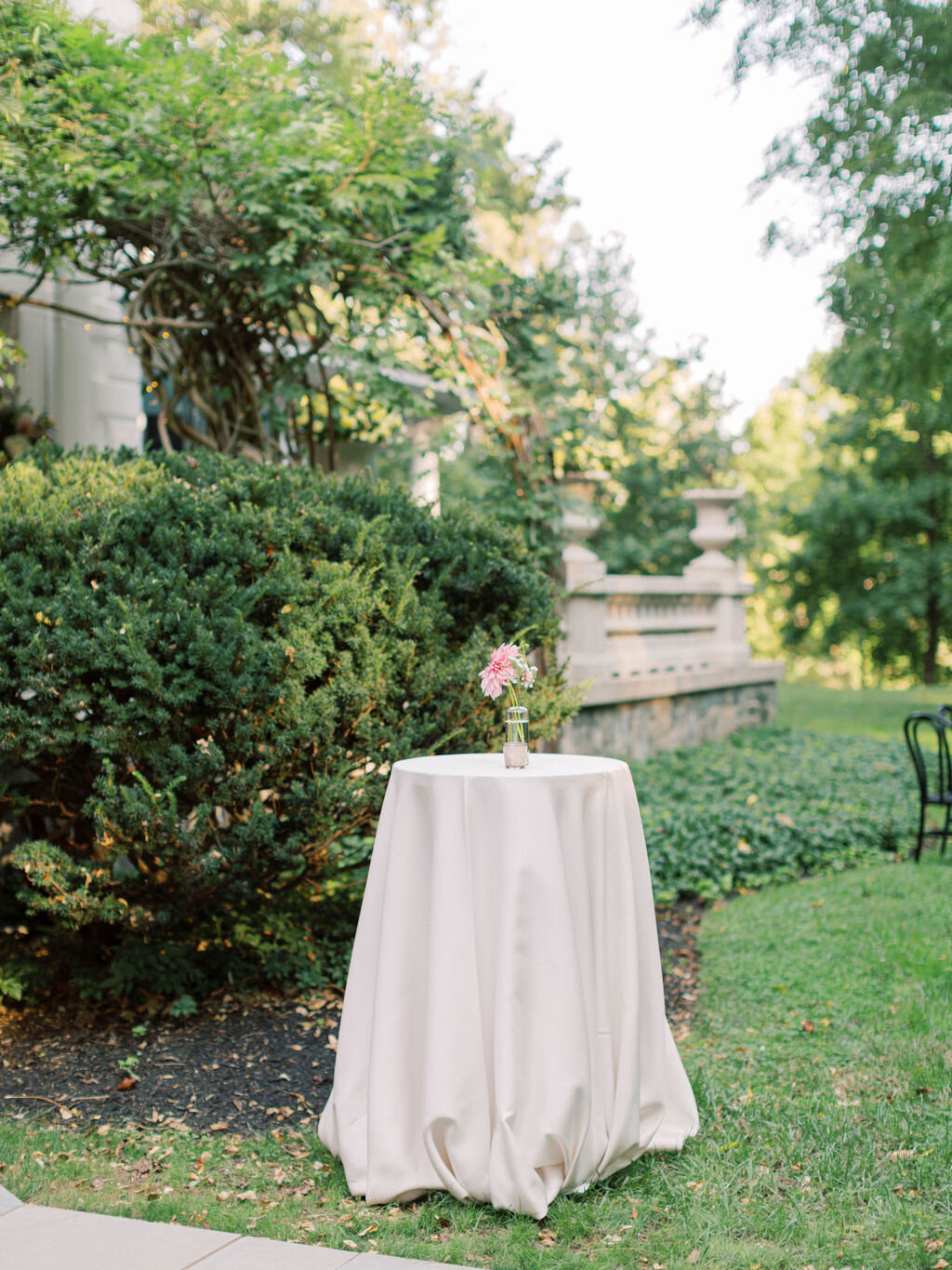 Kate Campbell Floral Fall Wedding Liriodendron Mansion by Molly Litchen18