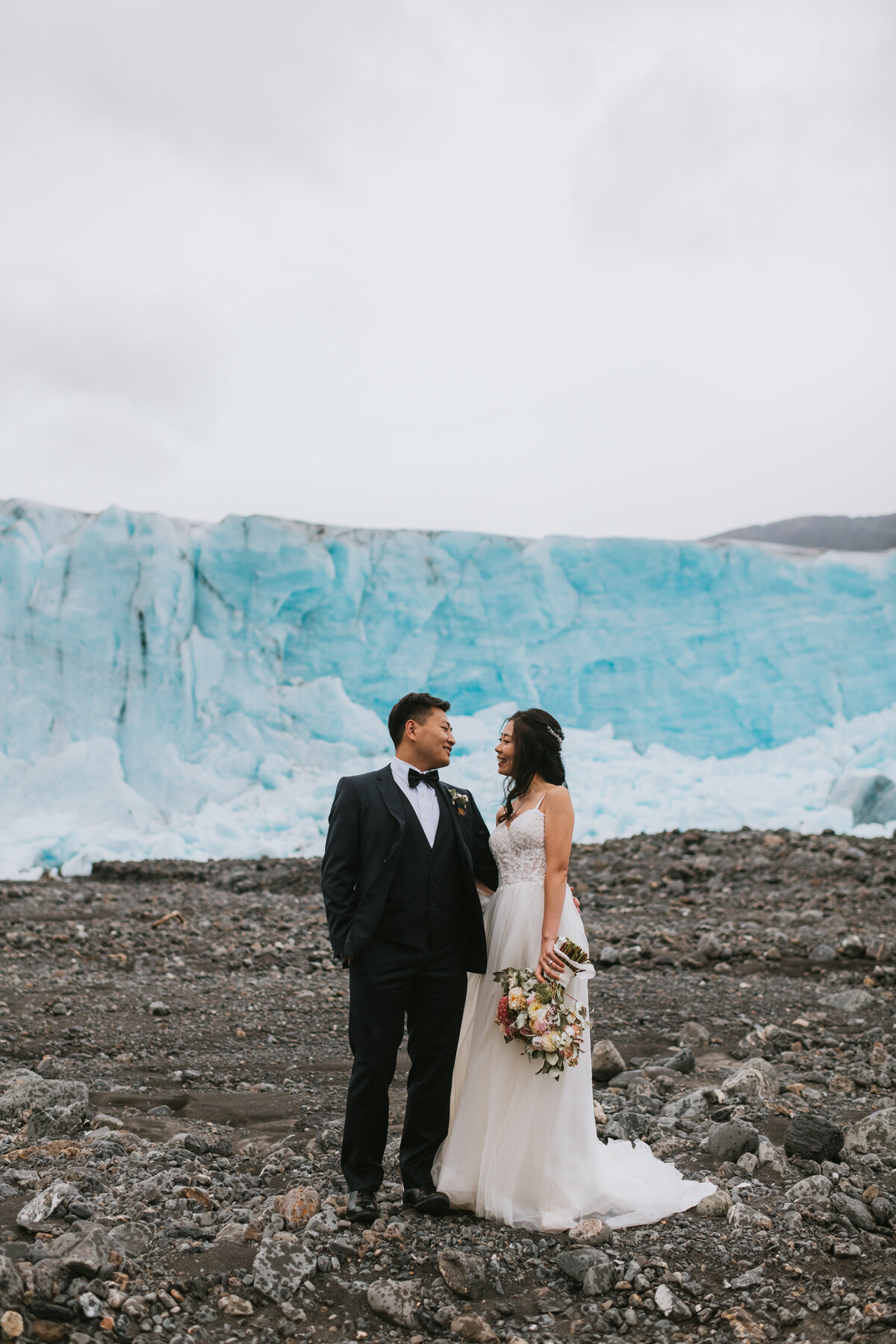 alaska-helicopter-elopement-donna-marie-photography10