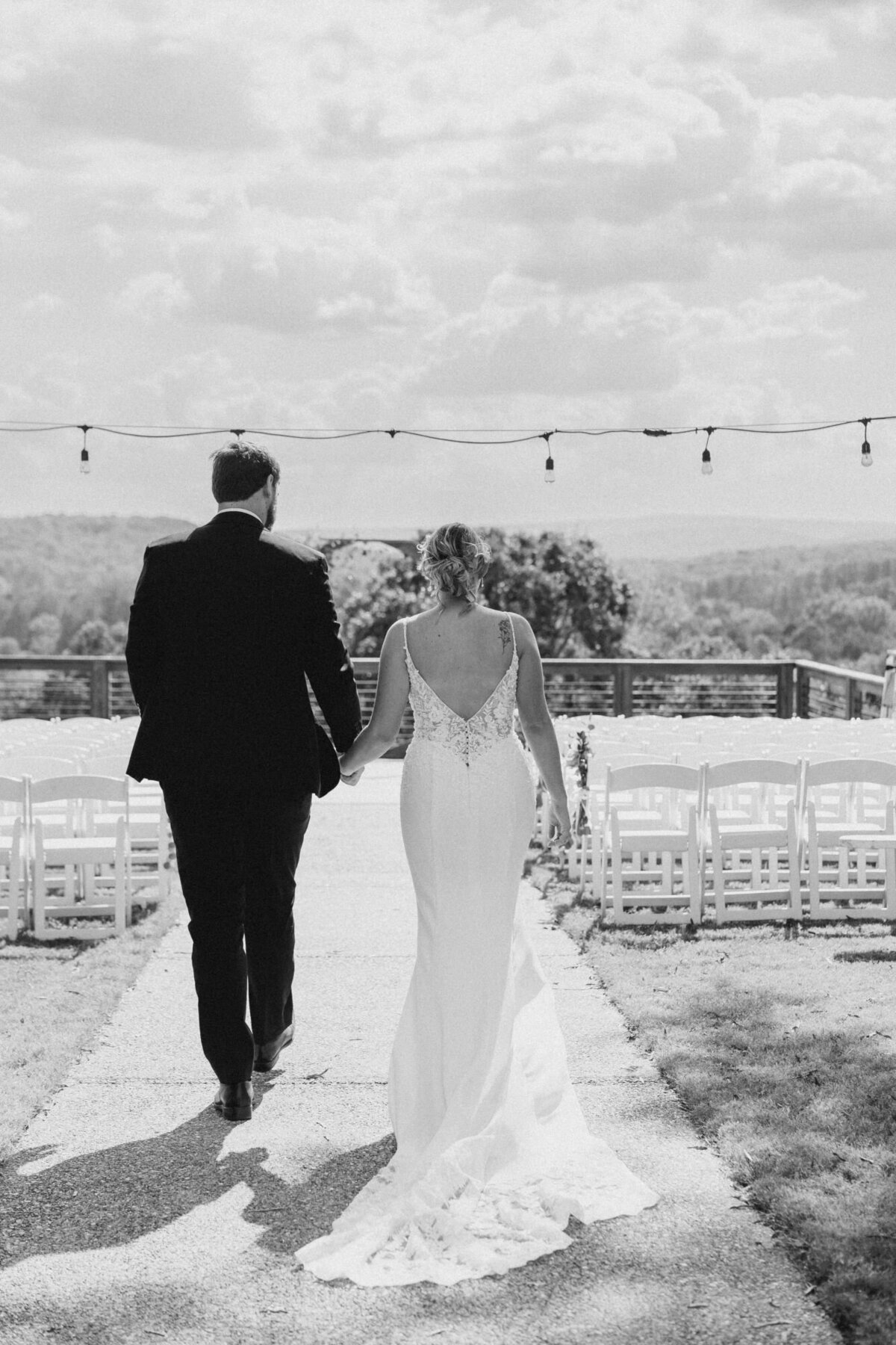 bride-and-groom-ceremony-aisle-lewallen-farms-waleska=ga