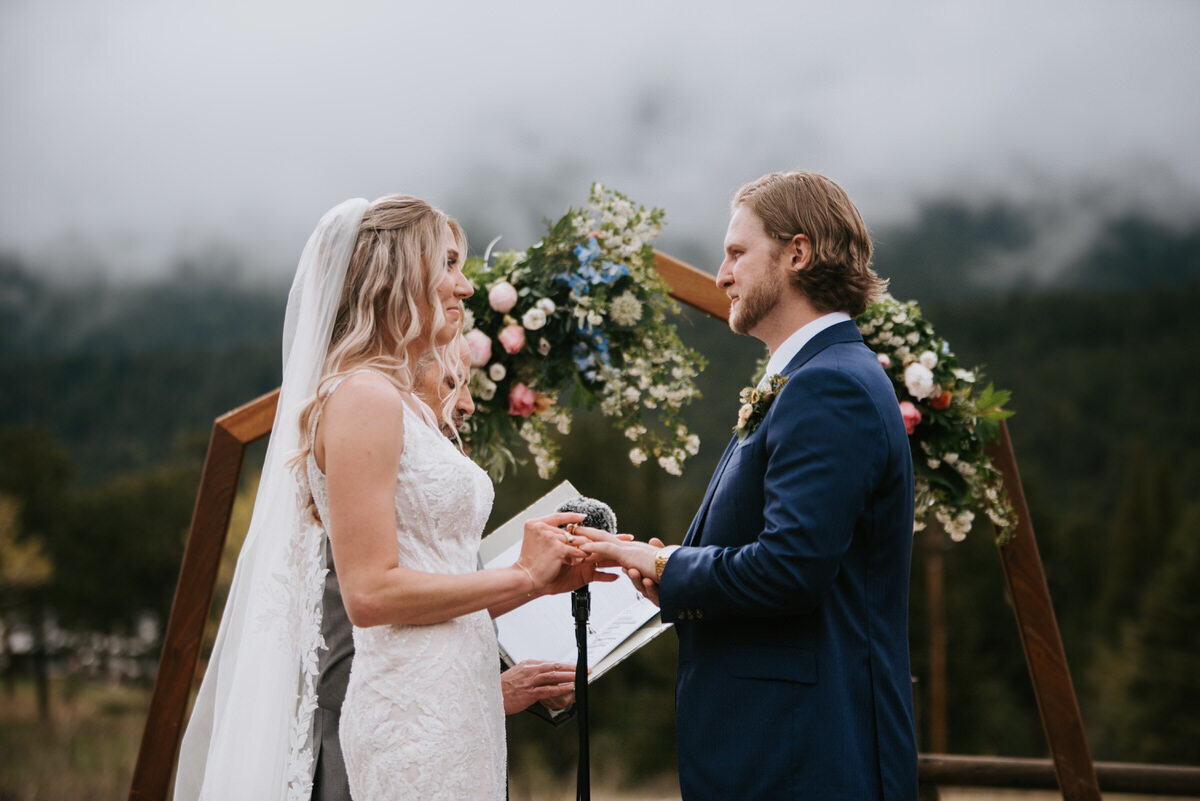 Sara + Lucas Sneak Peeks-50