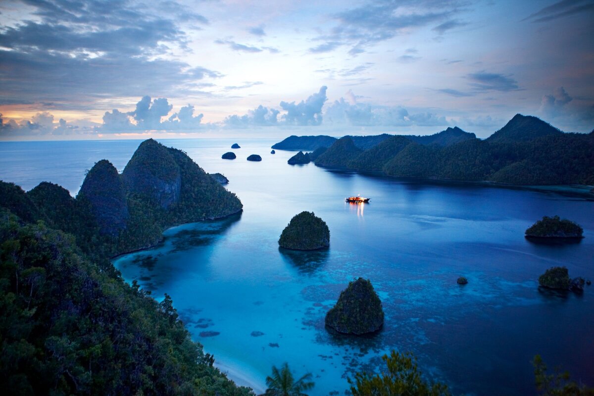 Luxury Yacht Charter Amanikan, Indonesia – Raja Ampat Expedition_High Res_1703Indonesia