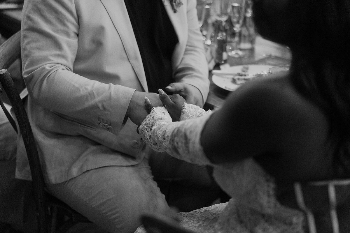 wedding-speech-bride-and-groom-blackwhite-laurianevega