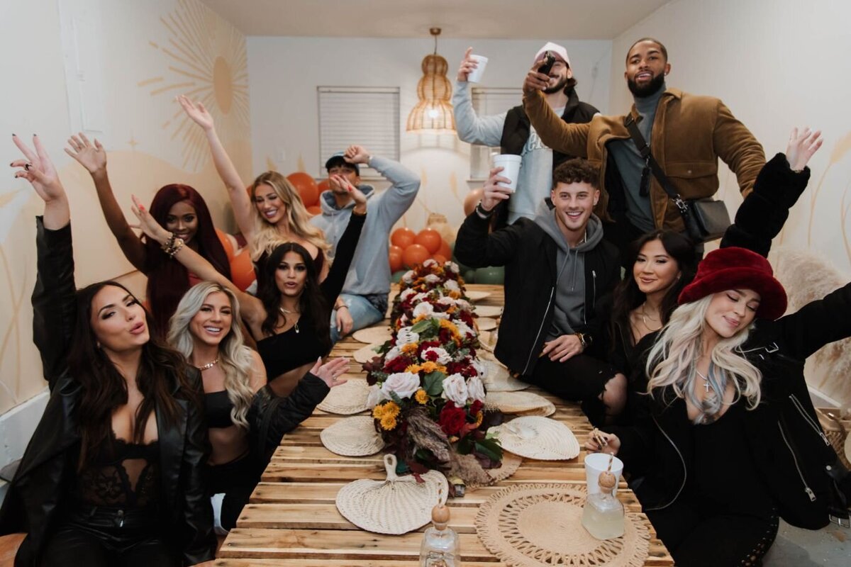 cbs-love-island-event-513