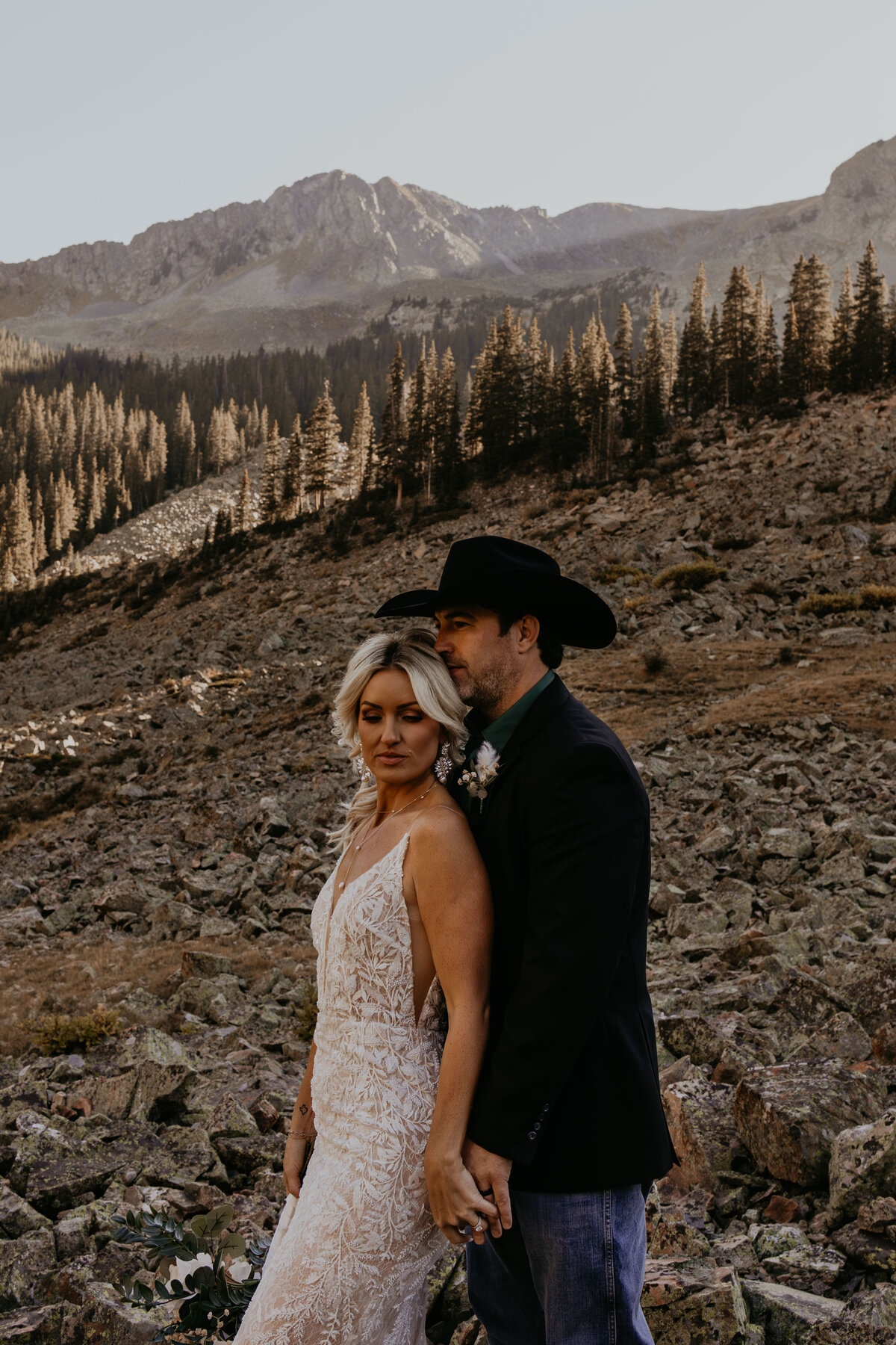 williams-lake-trailhead-elopement-taos-ski-valley-31