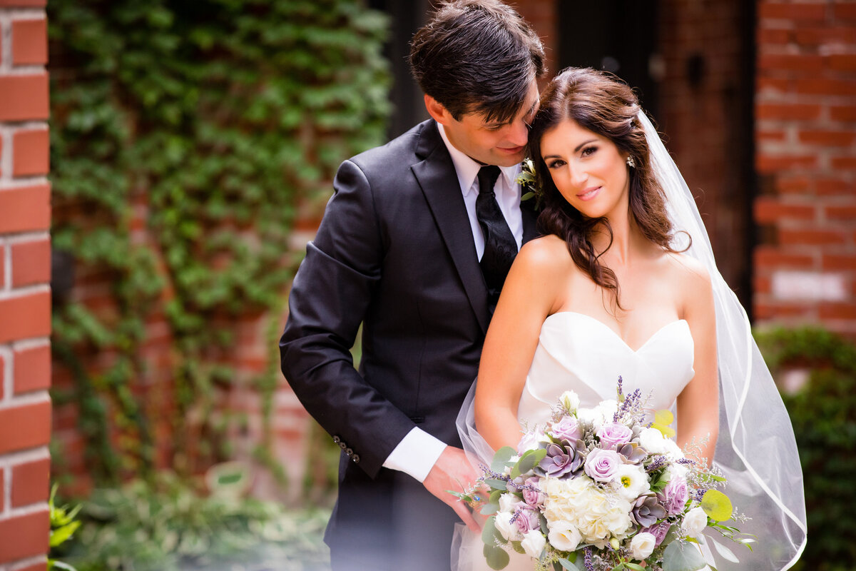 wedding photographer at kahkwa club erie