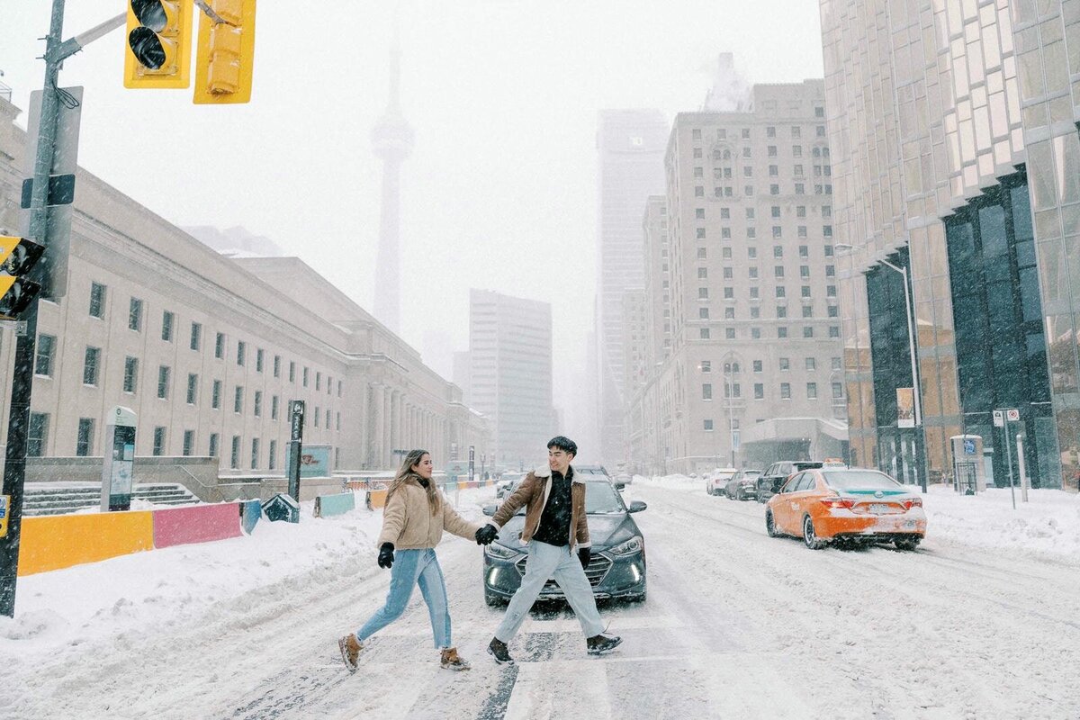 E10-Winter-snowy-engagement-photoshoot-in-Toronto-Zhan-and-Tina-2025-02-16-2500px-1048