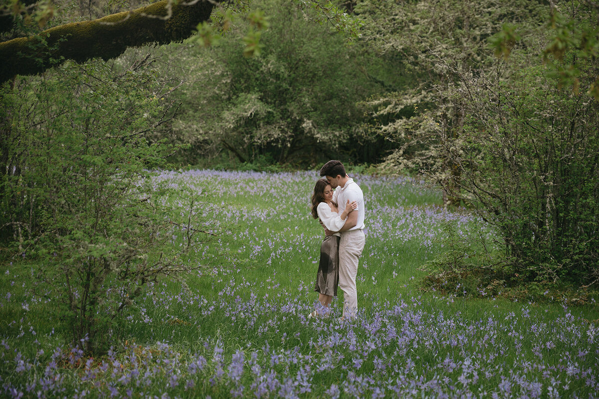 oregon-engagement-flower-field-twilight-111