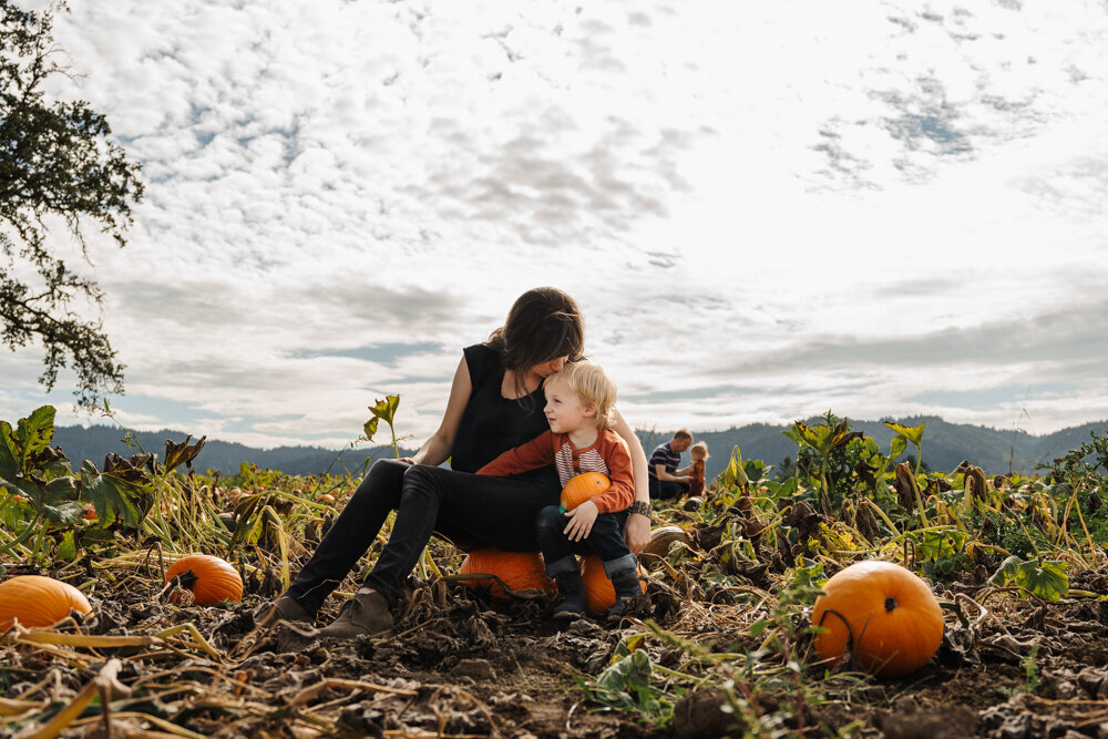 Portland-Oregon-Pumpkin-Patch-Sauvie-Island-Mini-Session-MLP-05