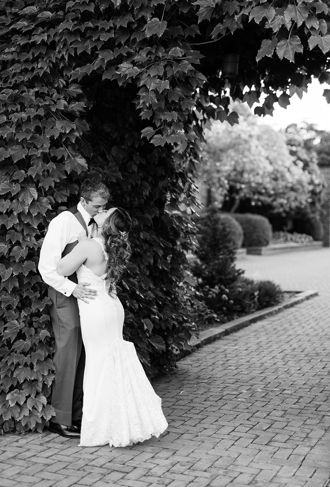 Lila & Rob Wedding_Kingwood Center Gardens-775