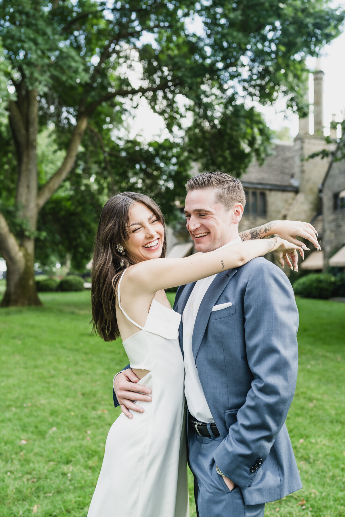 SUMMER FORD HOUSE ENGAGEMENT PHOTOS IN GROSSE POINTE, MICHIGAN PROVIDED BY KARI DAWSON8