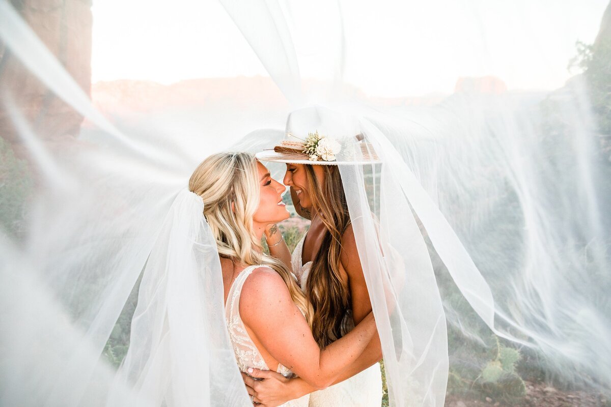 Cathedral_Rock_elopement_Sedona_AZ_Danielle_Holman_Wedding_Photography_LBGTQ_0028