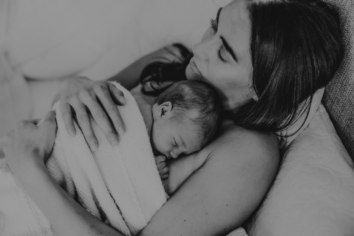 Sarasota Newborn Photography | Bradenton Newborn Session | In-home Newborn | lifestyle newborn-8