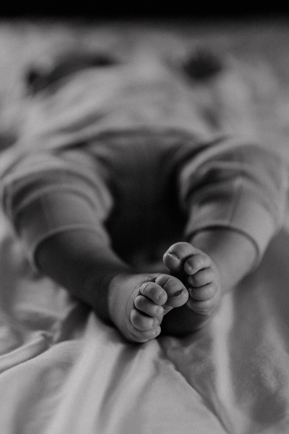 Bijzondere momenten van jouw newborn vastgelegd door een newbornfotograaf in Heerenveen