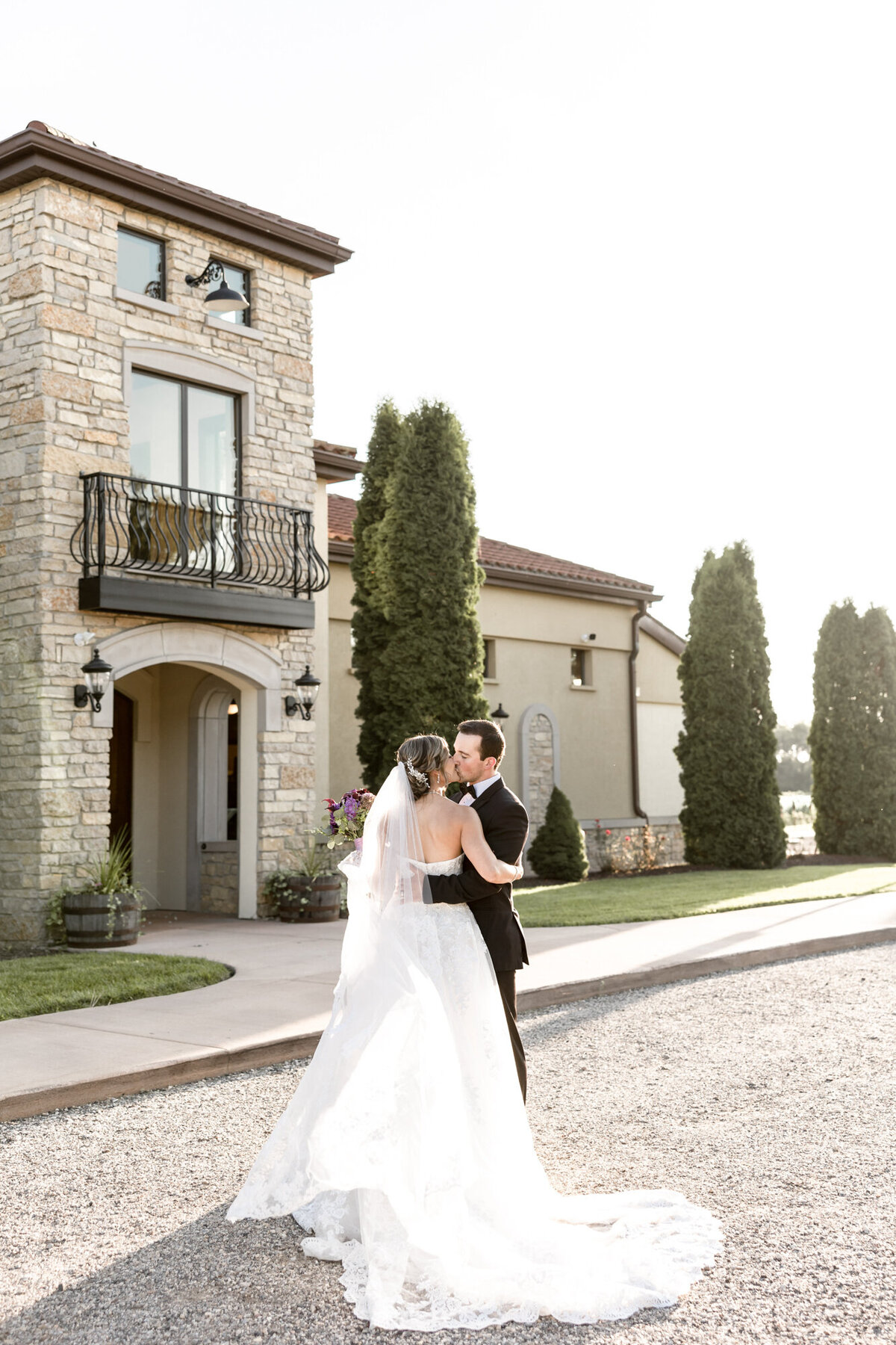 Summer-Wedding-DC-Estate-Winery-Beloit-Illinois-Meg-Dunn-Photography-75
