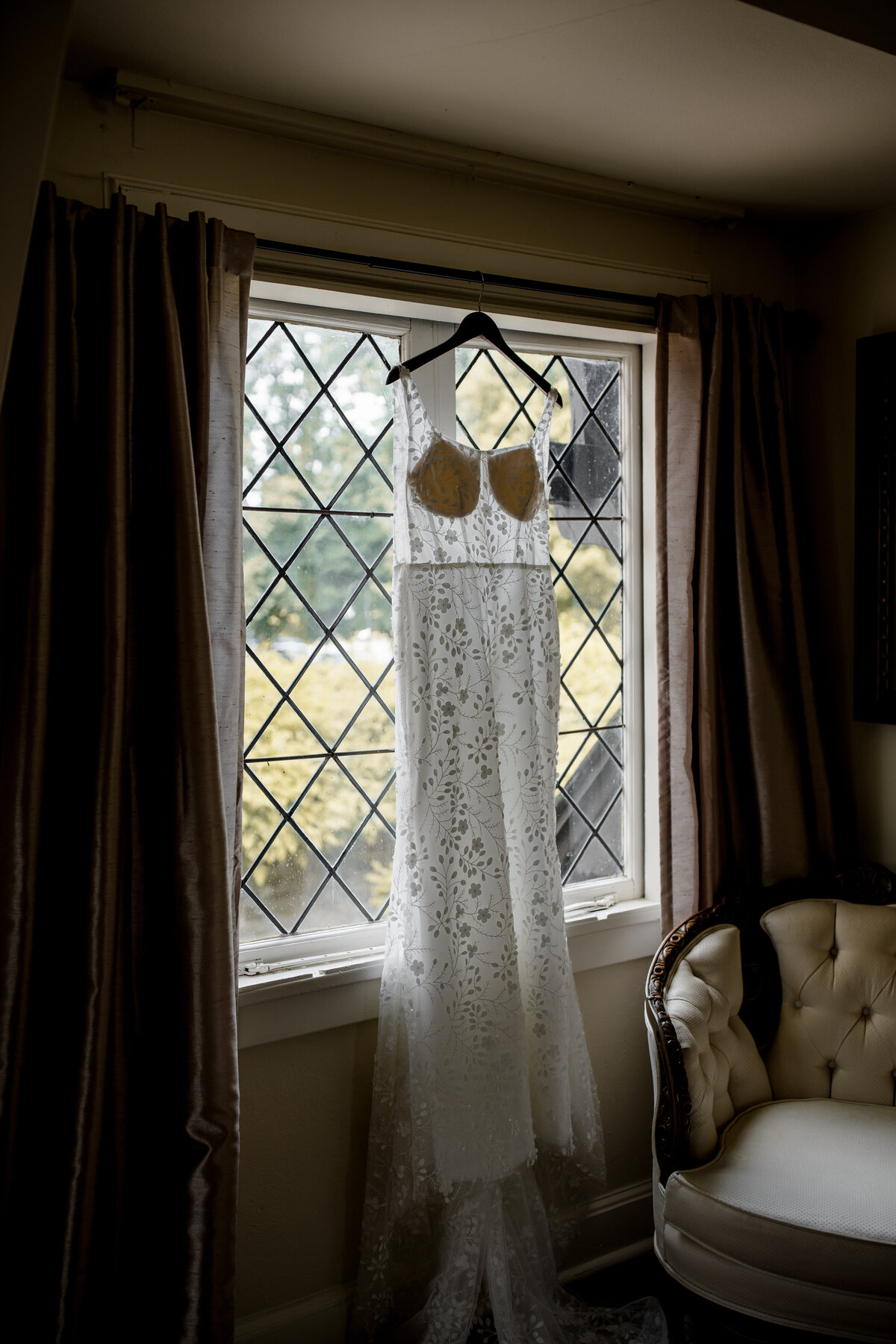 wedding-dress-saint-clements-castle