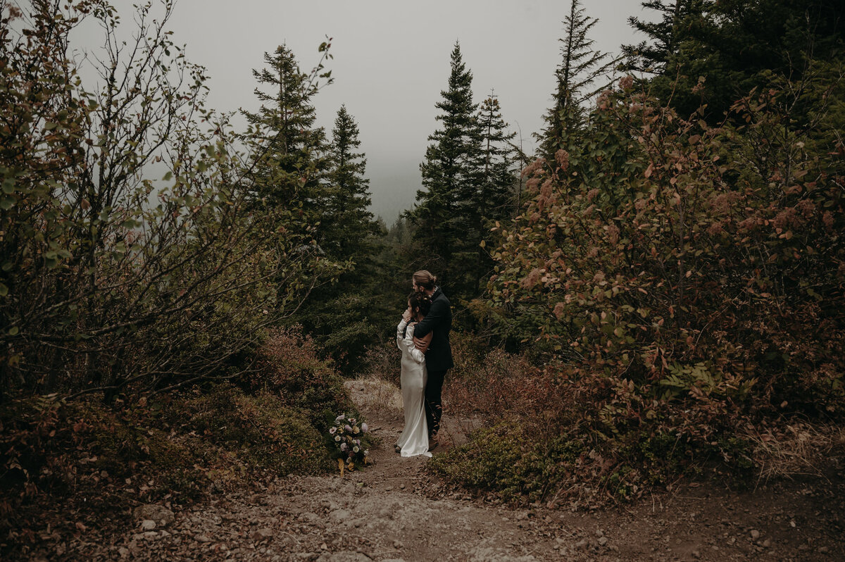 KI_SnoqualmieElopement_AshleyVanderveldePhotography-117