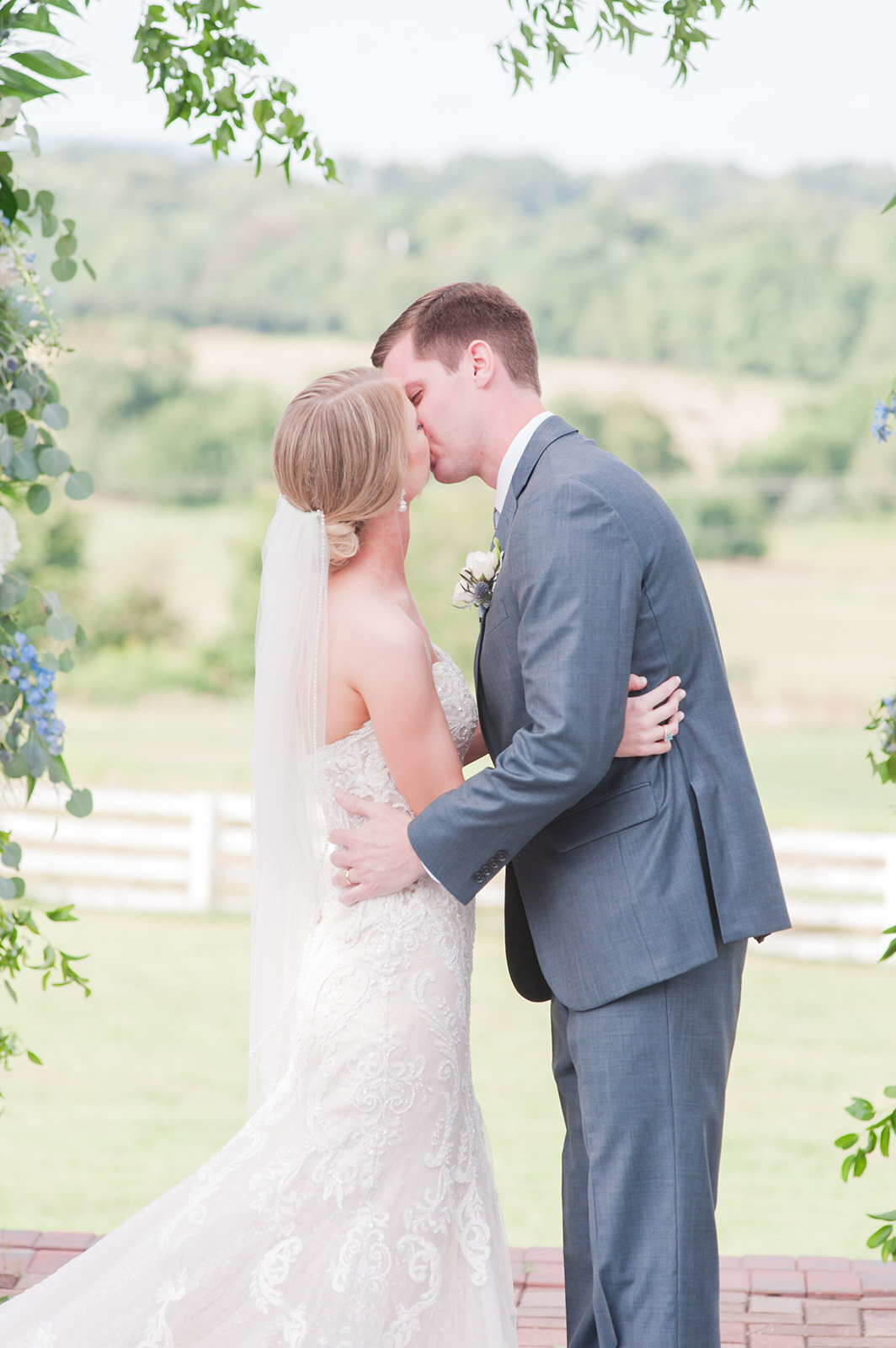 RASPBERRY_PLAIN_MANOR_WEDDING_JOFFOTO_FAVE-106
