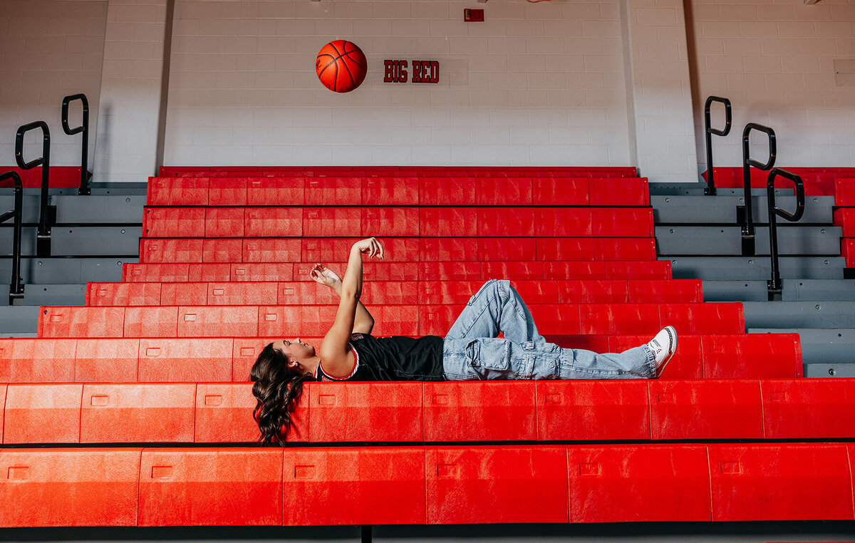 steubenvillephotographer_jessicagorbyphotography_tossingbball