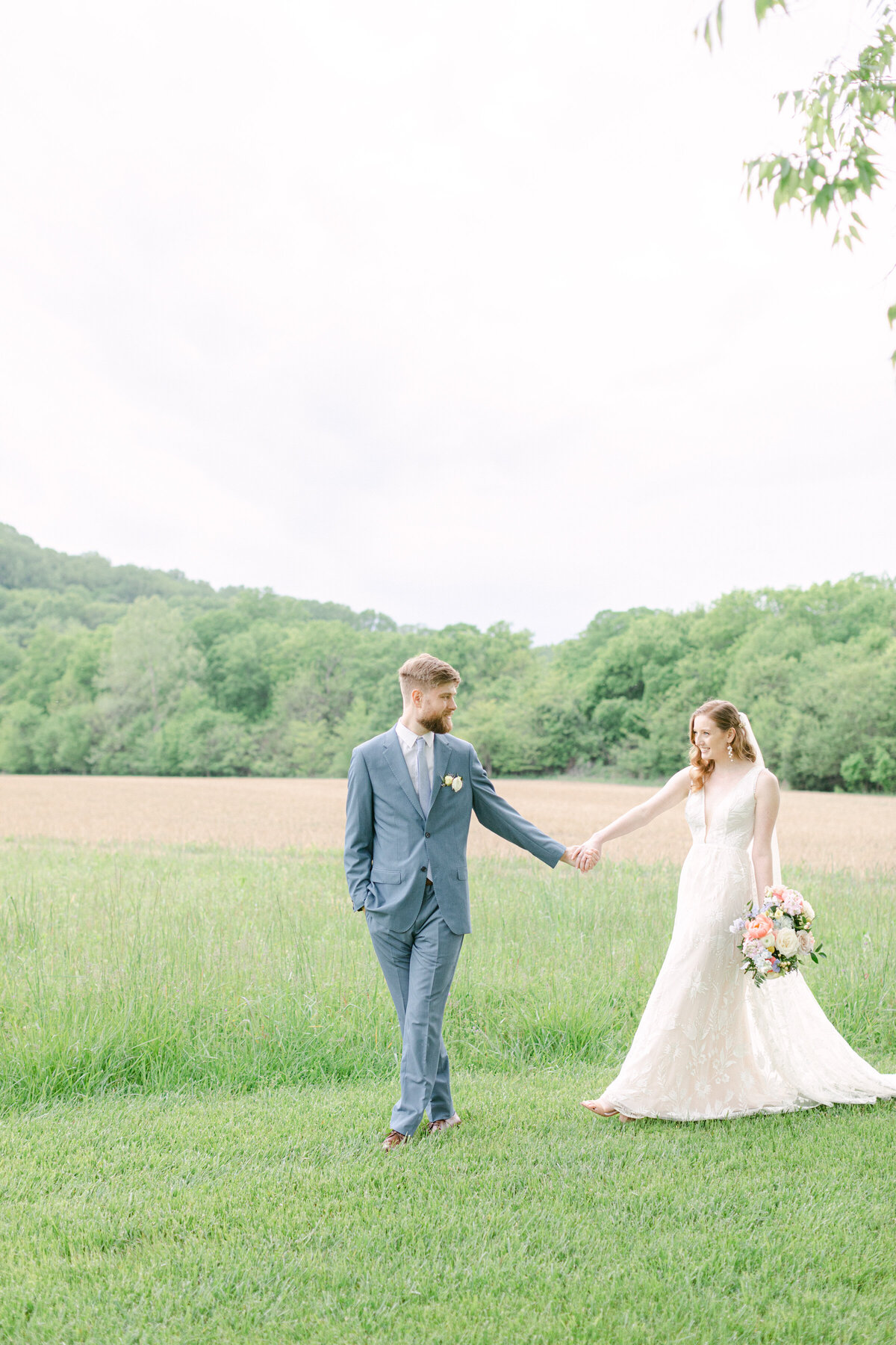Ava-Vienneau-Nashville-Wedding-Photographer-Southall-Meadows-15