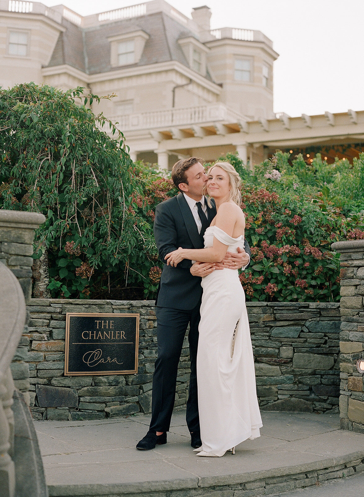Wedding_Chanler Cliff Walk_Newport Mansions_RI__644731517_0007©HilaryBlock