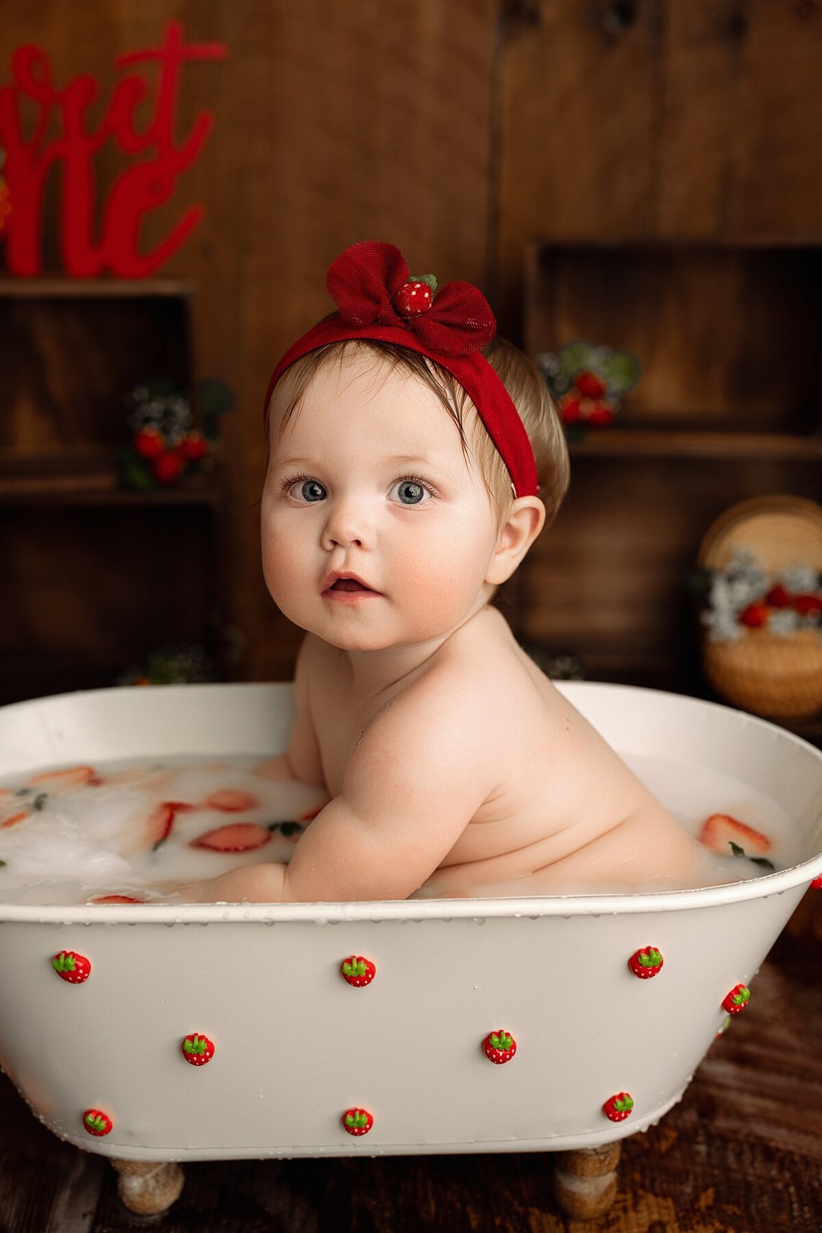 strawberry-splash-tub-birthday