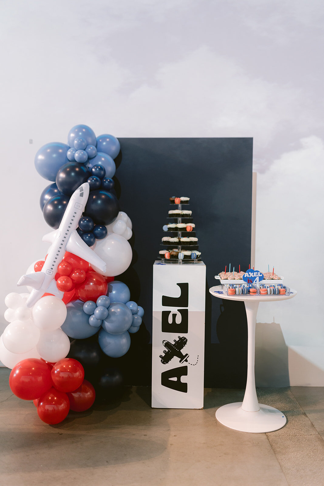 Axel's Airplane Birthday 014