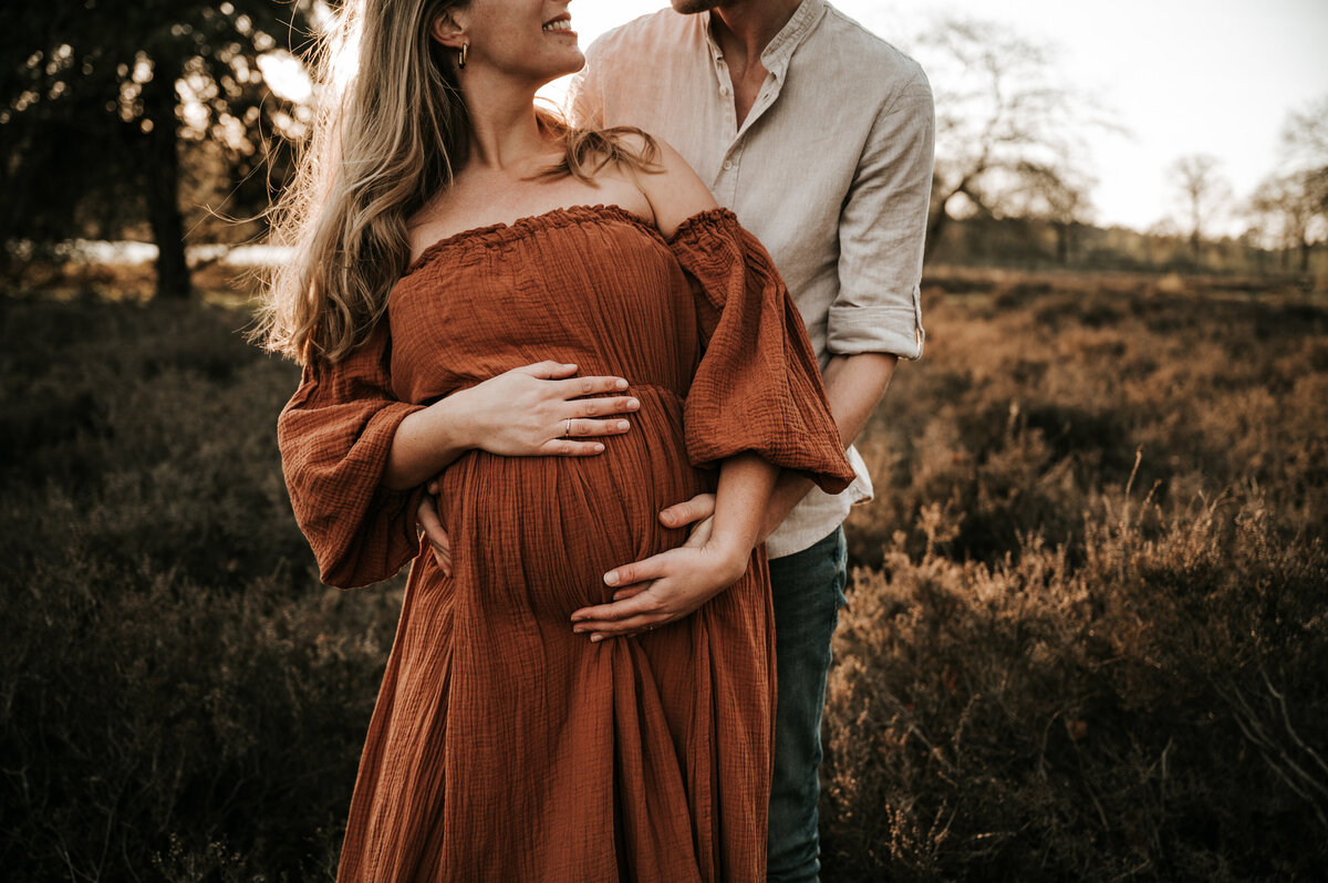 Jiscafotografie_zwangerschapsshoot_zwangerschapsfotograaf_fotograafnijmegen_fotograafgelderland_fotograafbrabant-59