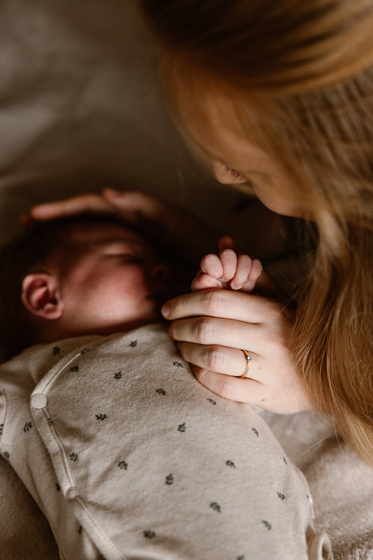 WEB - Kelly, Jonathan & Luca - Tiny Wonders newbornshoot Rotterdam Rhoon | Samantha Bosdijk Photography-75