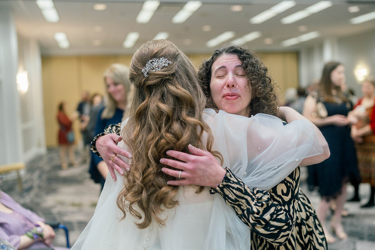 Eliana-Melmed-Photography-Chicago-LosAngeles-Jewish-WeddingPhotography-KabbalatPanim-00046