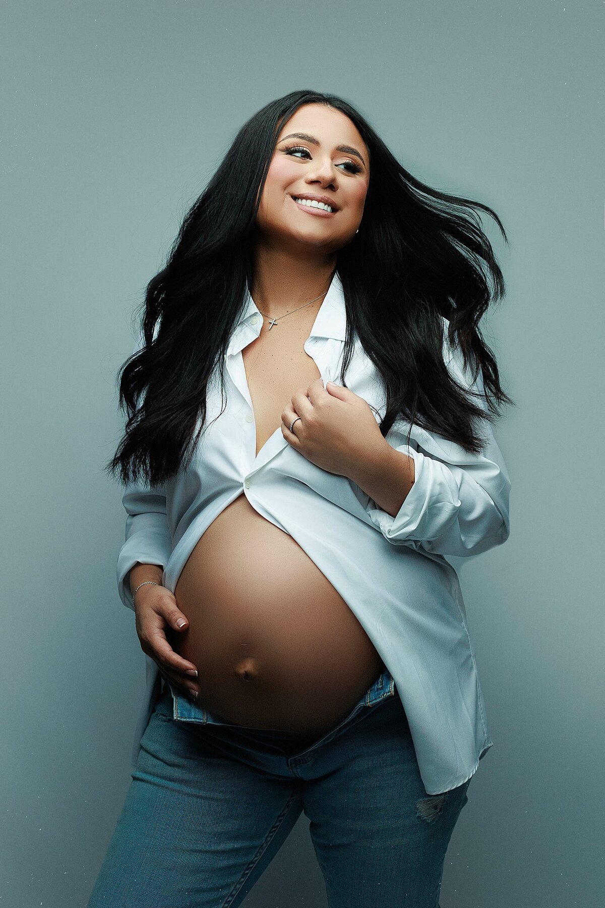 austin mom booked with top austin maternity photographer