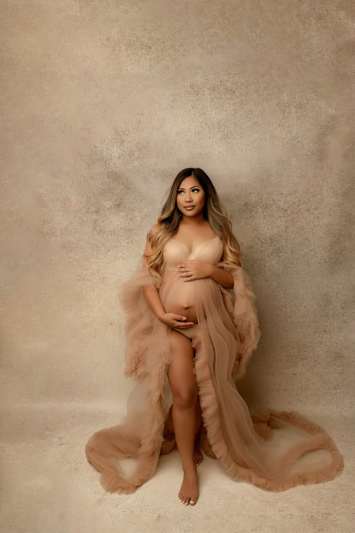 Mother to be in chiffon robe maternity pictures in bay area