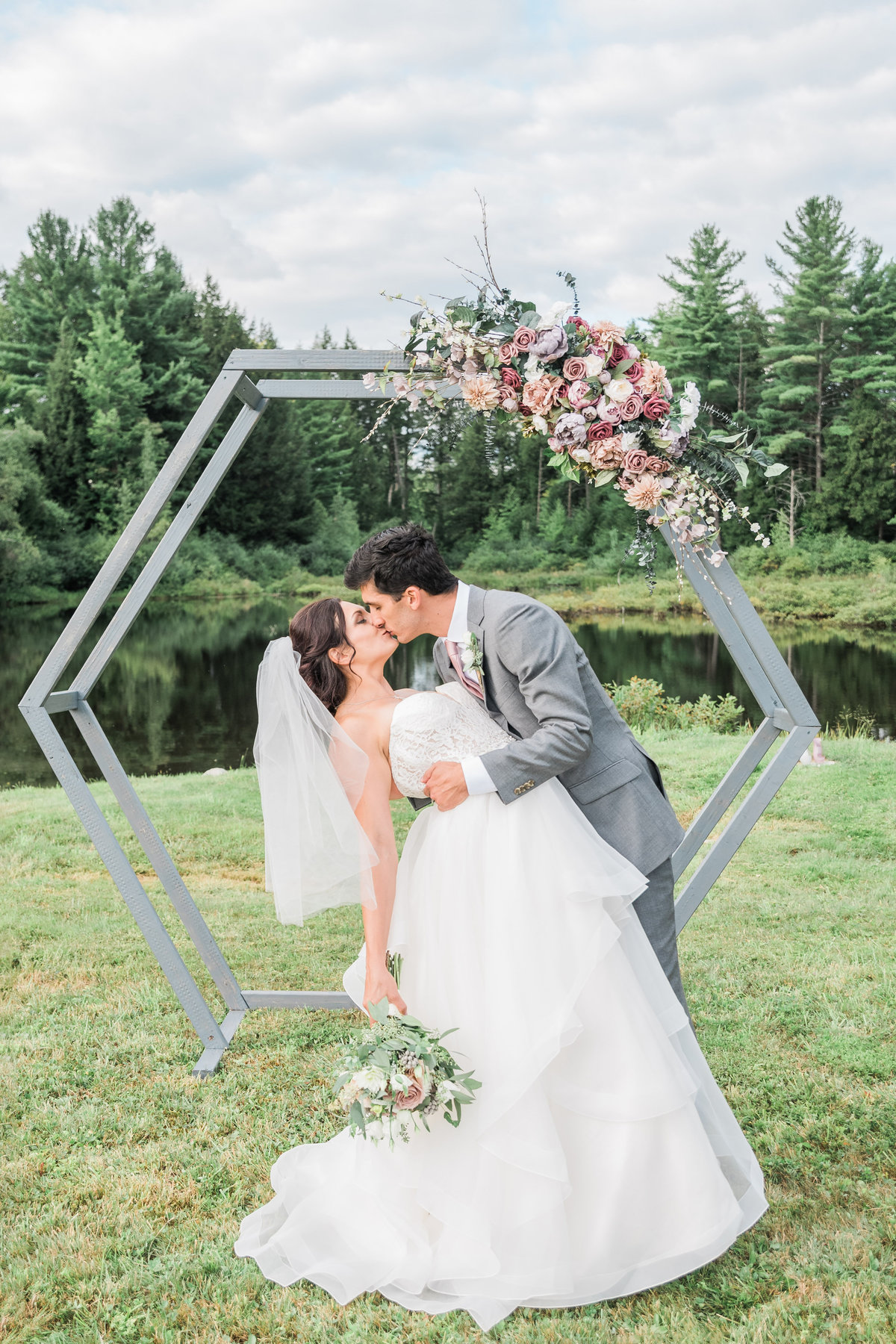 Newfane-Vermont-wedding-couple